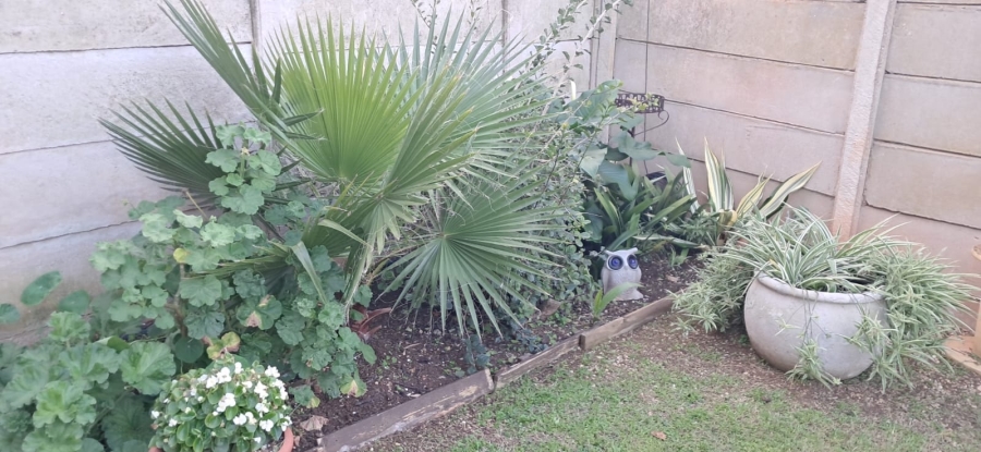 2 Bedroom Property for Sale in Bothasrus Eastern Cape